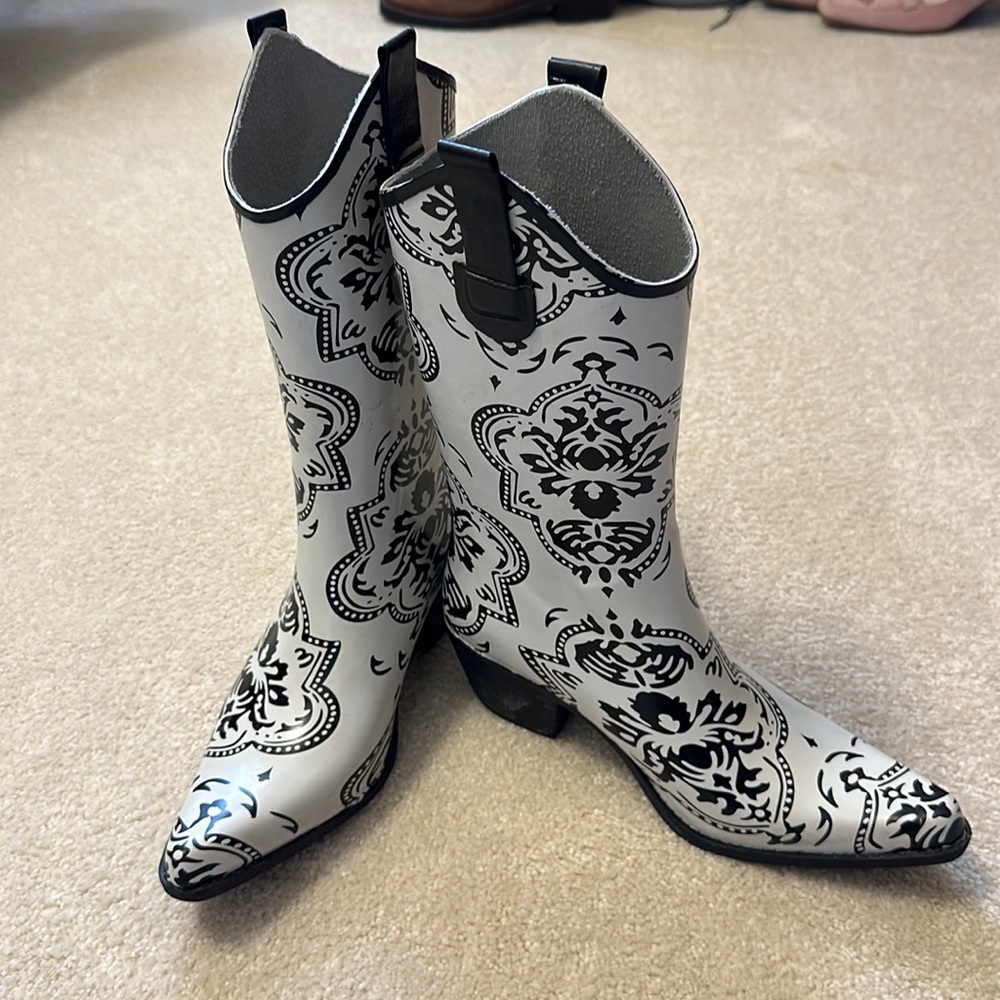 Fun Journee Collection rubber rodeo western cowgirl boots Size 7